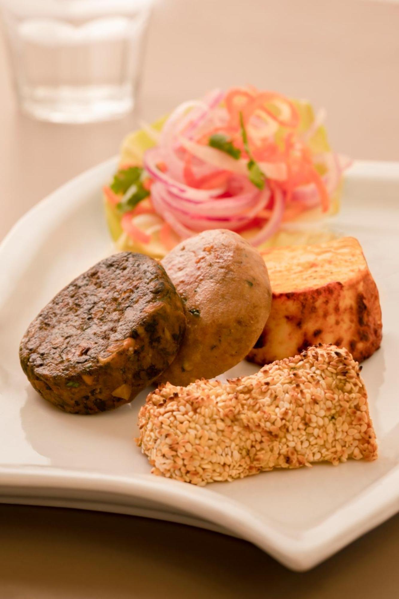 Taj Ganges Varanasi Exterior photo A selection of puddings